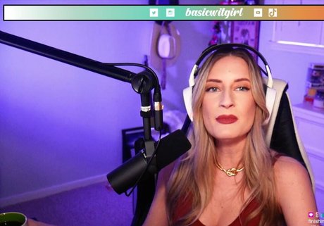 BasicWitGirl nude pornstar gallery