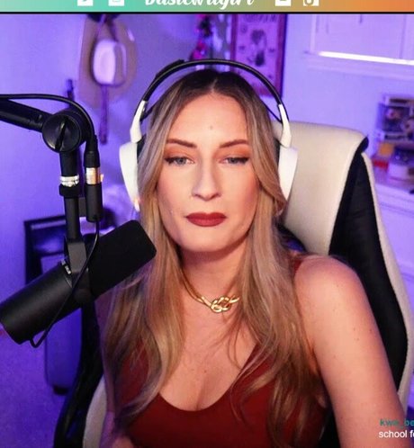 BasicWitGirl Profile Pic