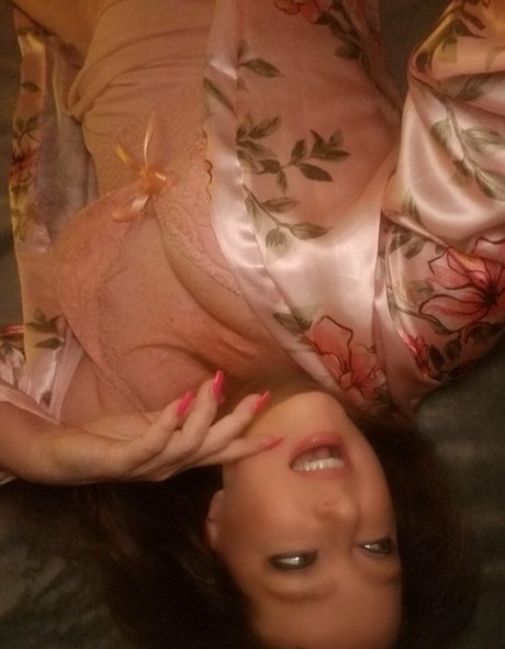 kamcamcamsfree nudes model photo