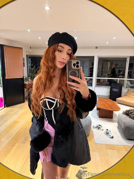 Veenus_ model high quality pictures