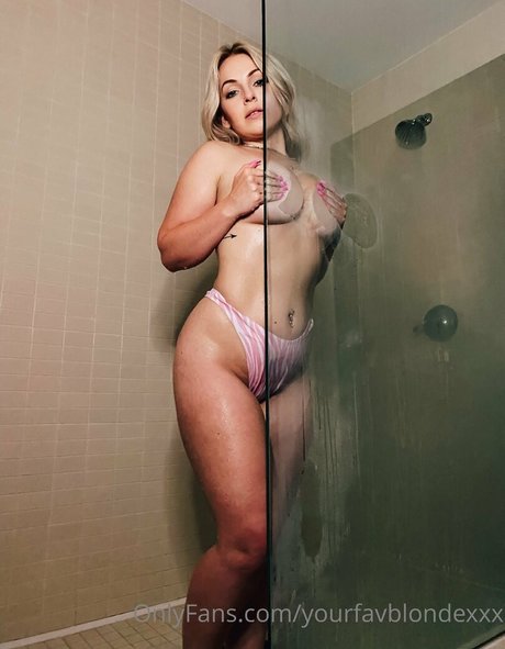 Yourfavblondexxx nice pornstar picture