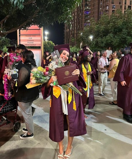 beautiful face onlyfans hot sexy photo