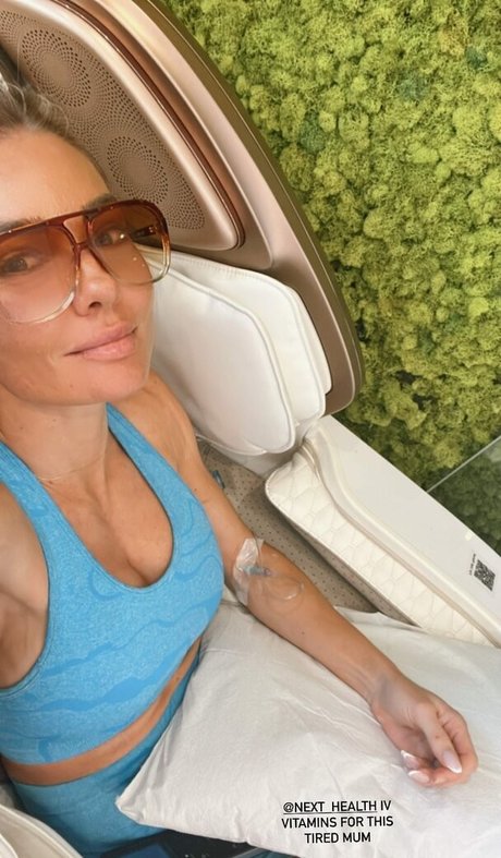 Brooke Evers pretty model picture