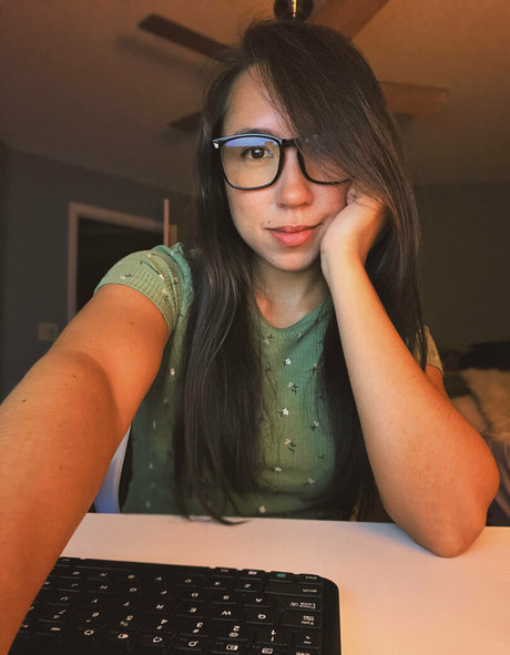 sincerelyxjade free sex model photo