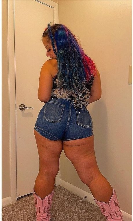 Harlee Queeni free actress photos