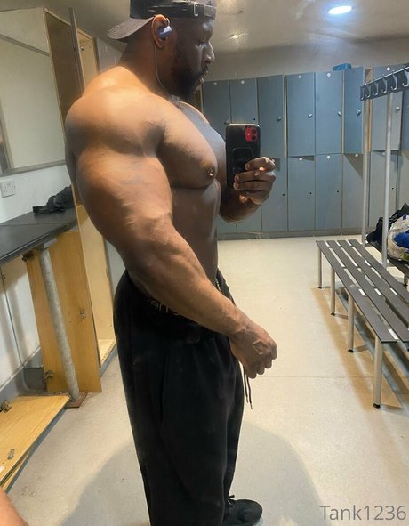 pleasure12368 model hd pic