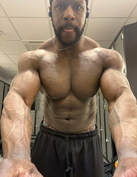 pleasure12368 porn model picture