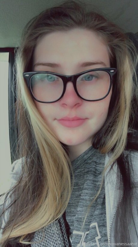 strip nude onlyfans erotic photos