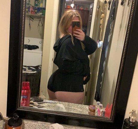 yourstrulysav porn actress pics