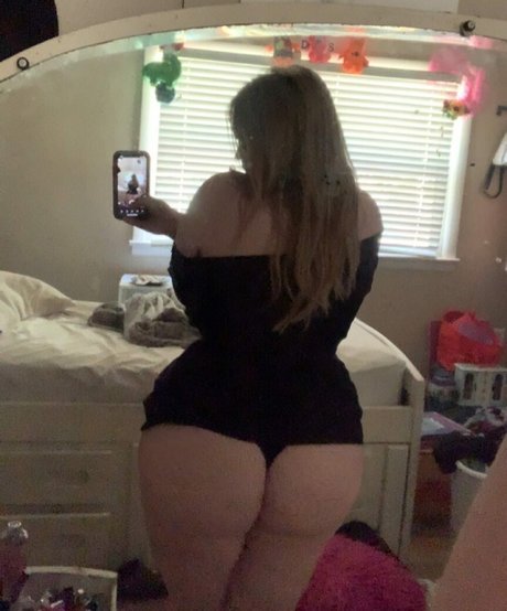 yourstrulysav erotic actress picture