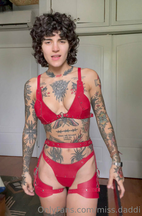 yourfavoritetomboy model erotic photo