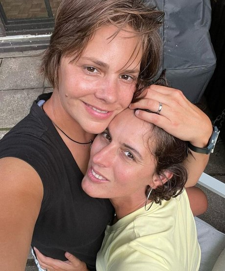 Lezfemmes exclusive model img