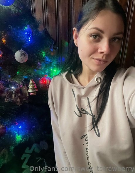 swee tstrawberry art model pictures