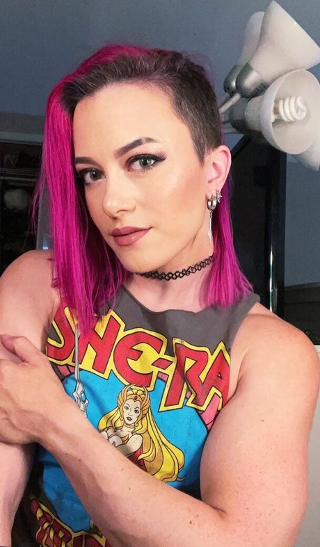 Claire Max model high quality picture