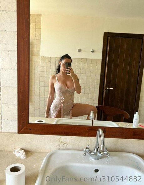 big tits young onlyfans sexy photos