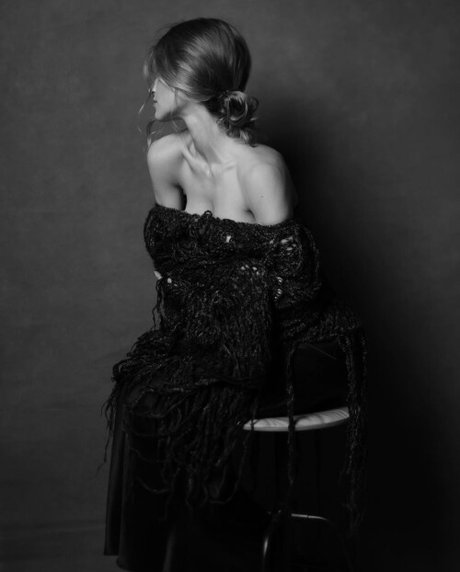 Anastasiia Mironova beautiful model image