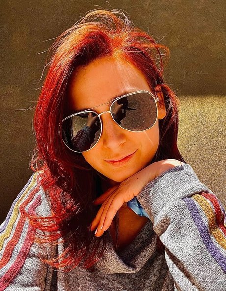 foxiwebb nude model pic