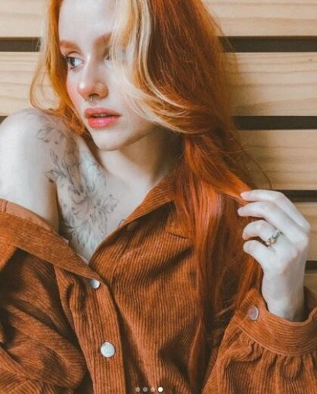 Larie S pornstar hot photos