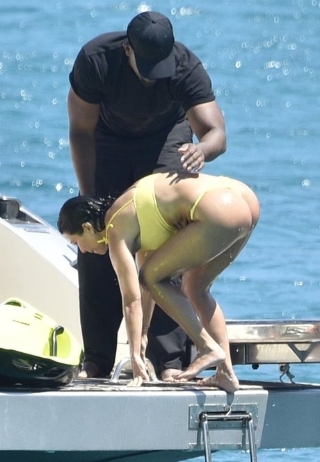 petite wife onlyfans sexy nude pics