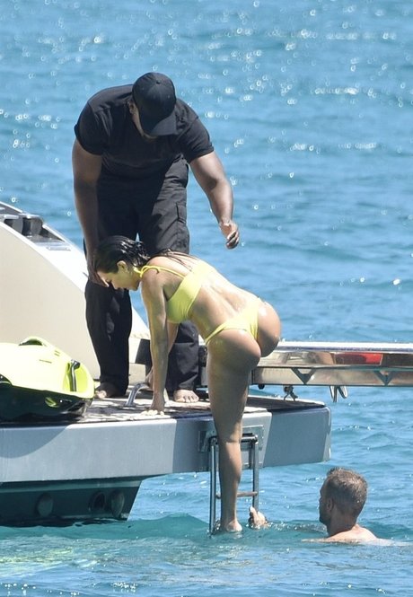 leather skirt onlyfans nude pic