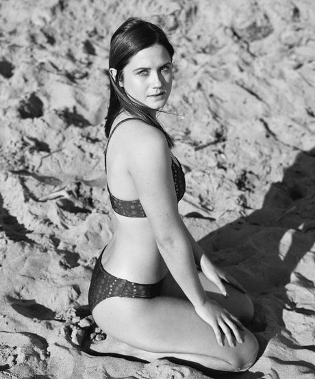 Bonnie Wright sex actress picture