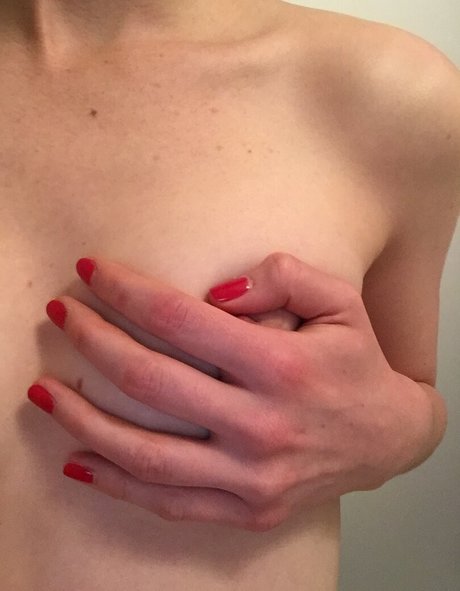 Bonnie Wright erotic actress archive