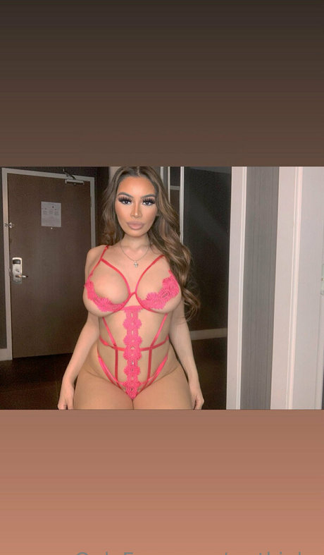 wetkinky star nude images