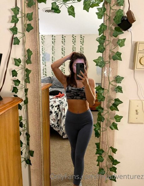 myonlyadventurez model adult photo