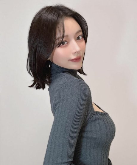 minachimaru erotic actress photos