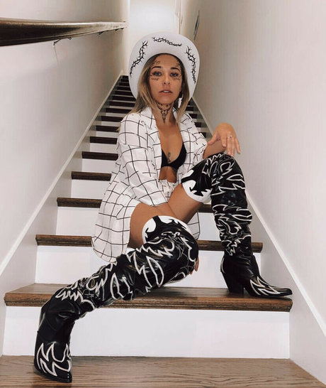 Macy Nicole Waker adult actress pic