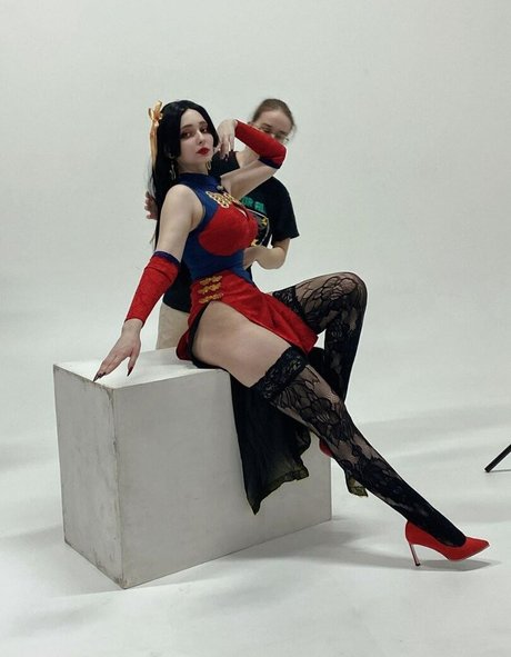 mia green tea exclusive model images