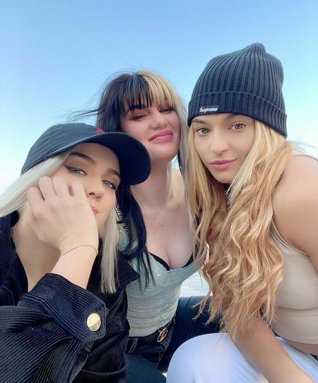 asian cuckold onlyfans beautiful naked picture