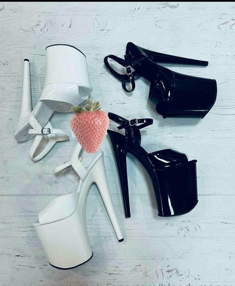 bloodymaryy perfect pornstar images