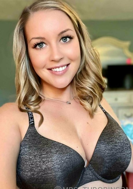 shemale outdoor onlyfans sexy photo