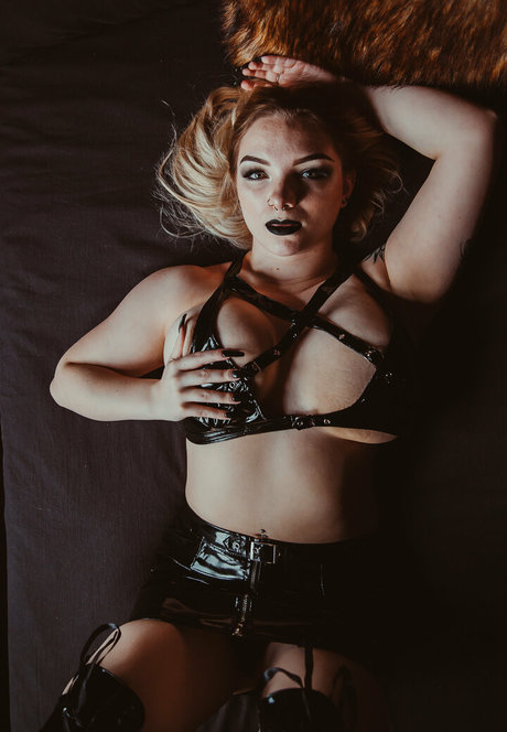 white pussy onlyfans pornographic images