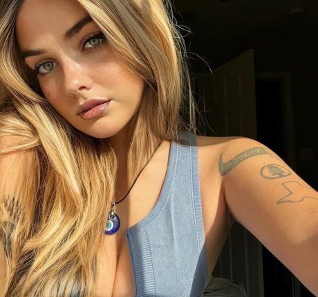 Serena Stone star naked pics