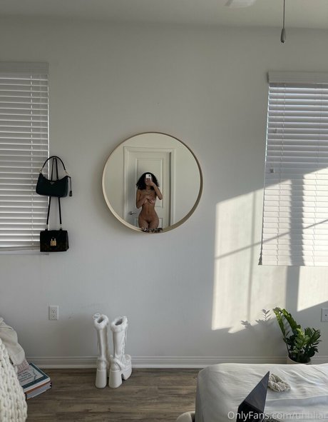 Uhhliar exclusive actress image