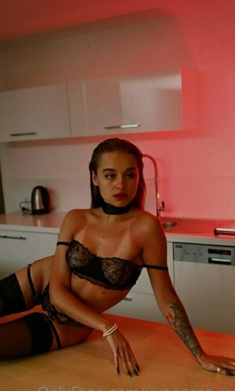 vvanessa v pornstar nude archive