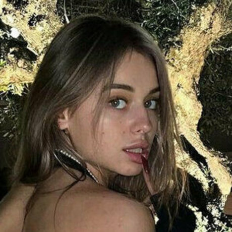 vvanessa v model erotic images