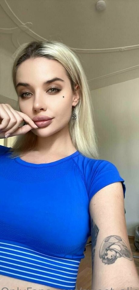 beautiful face onlyfans free naked pics