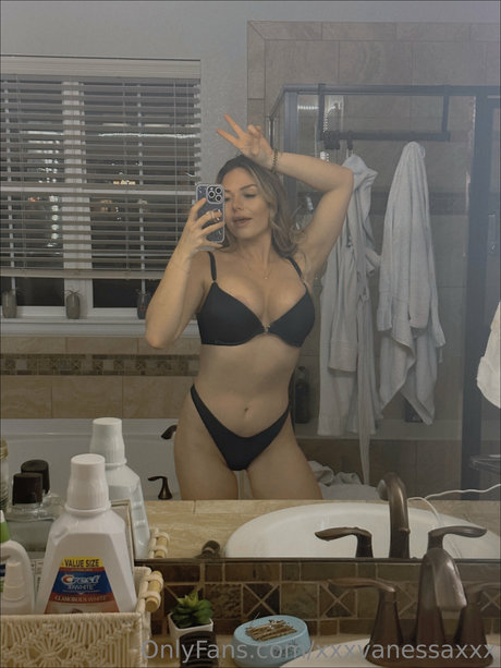 Essa V pornstar pictures