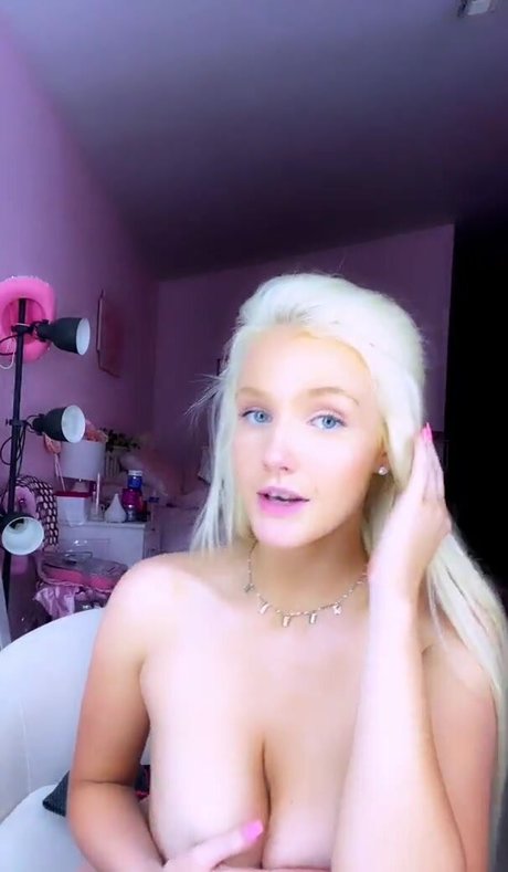 Linsey99 pornographic model pics