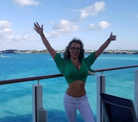 cum on pussy onlyfans sexy naked img