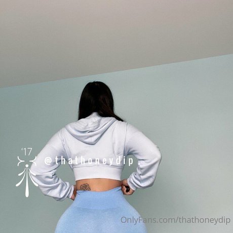 curvy shemale onlyfans erotic photos