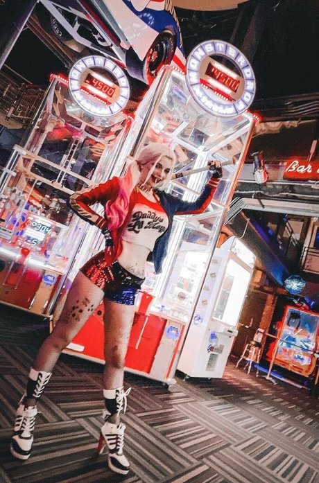 Aelarose model pretty gallery