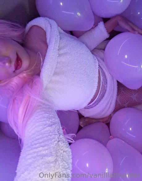 Vanilllathunder pornstar xxx pictures