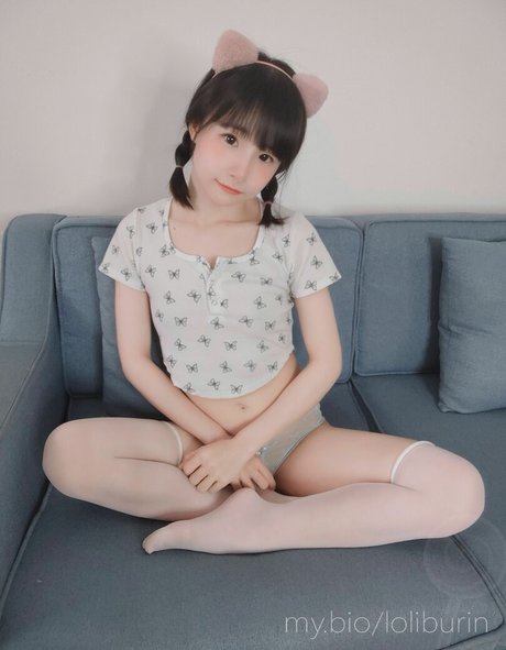loliburin model top photo
