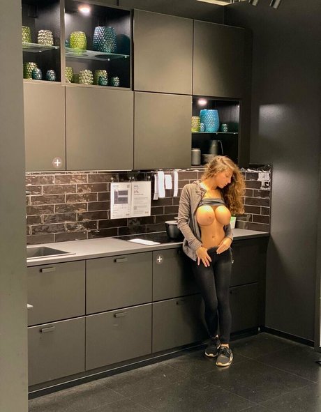 KaitySun model nude archive