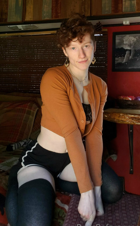 redsreferences model nude galleries