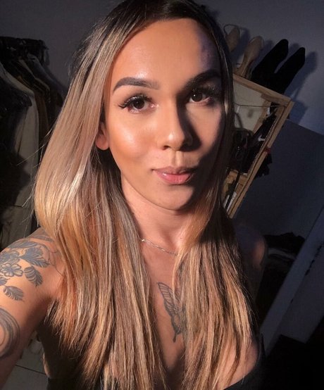 bruninhatgirl nice pornstar img